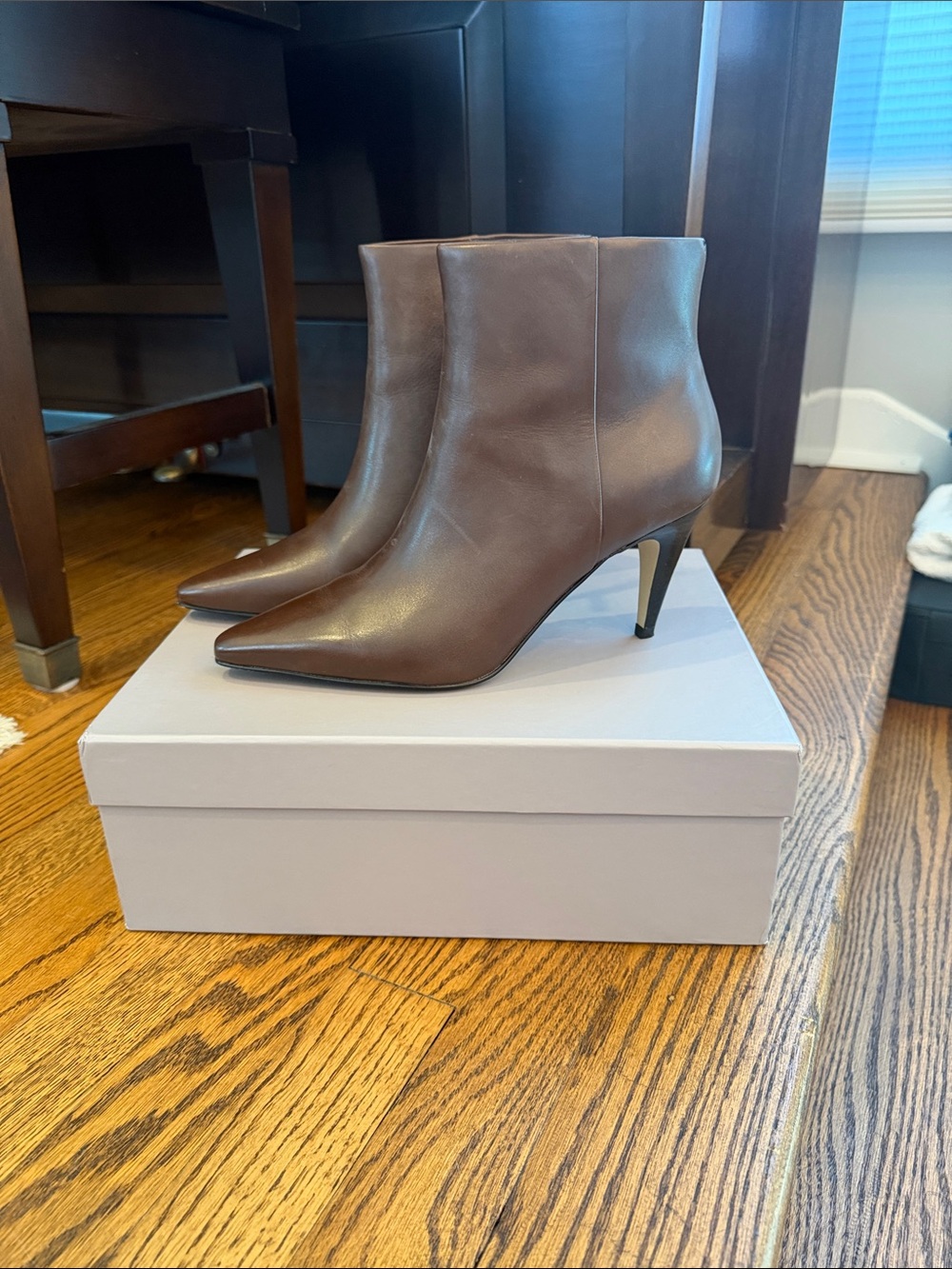 Like New! Botkier “Teagan” in Dk Brown Pointed-Toe Stiletto Ankle Booties Sz 9